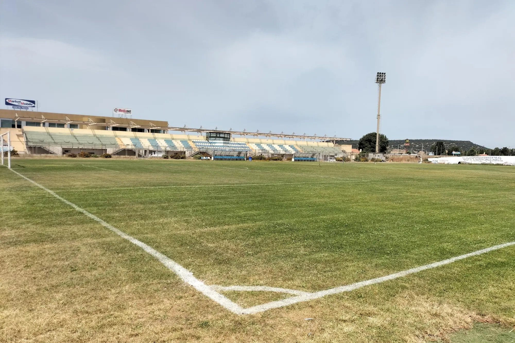 Lo stadio Zoboli di Carbonia. (a.s.)
