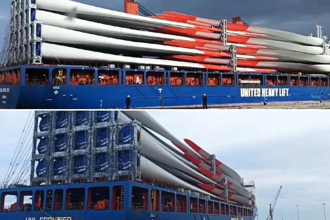 Le gigantesche pale eoliche arrivate in porto a Oristano