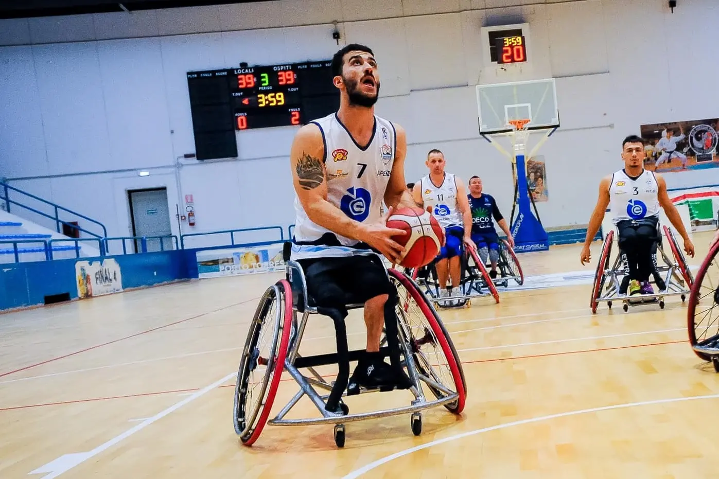 Per Efeturk 28 punti