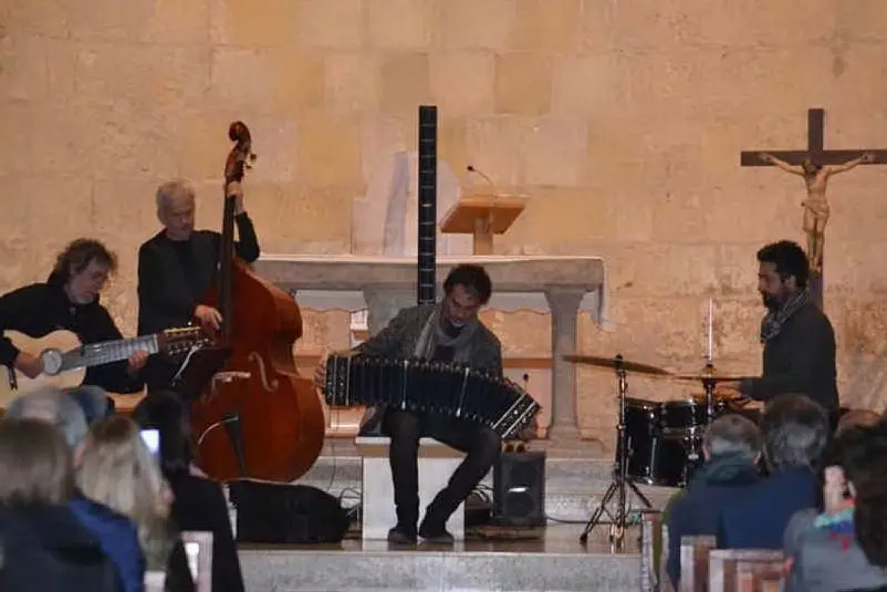 Concerto in basilica a Porto Torres (foto M. Pala)