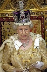 La corona della regina Elisabetta\u00A0(foto\u00A0Ansa)