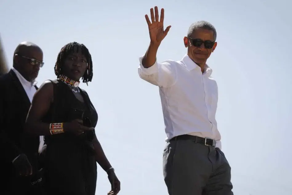 Barack Obama durante una recente visita in Kenya. (Foto Ansa)