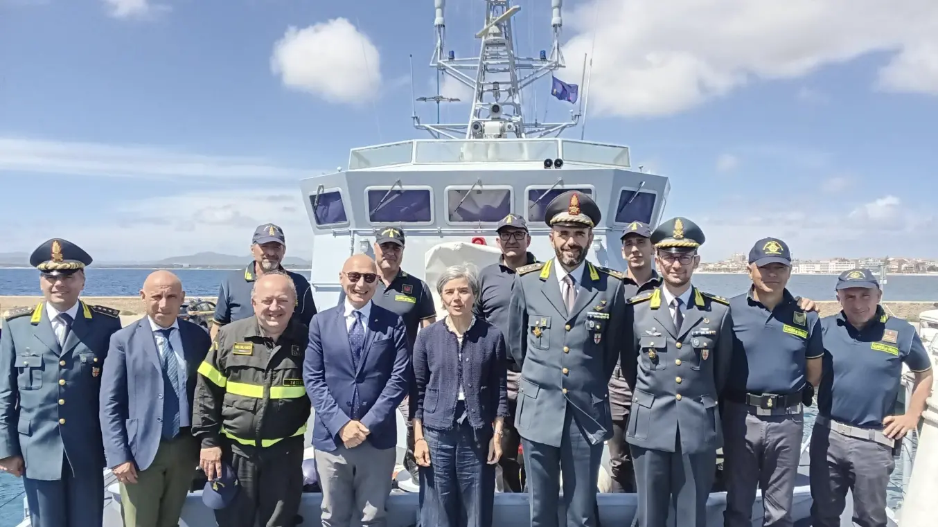 Alghero: Il Prefetto La Fauci in Pattuglia con la Guardia di Finanza – Un Segnale di Sicurezza e Collaborazione
