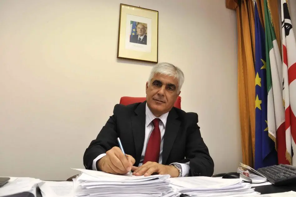 Il sindaco, Francesco Dessì