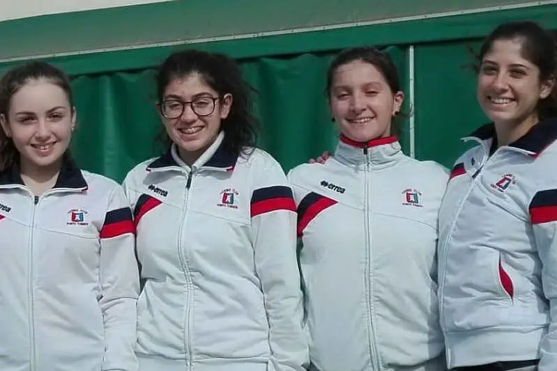 La squadra femminile del Tennis club Porto Torres