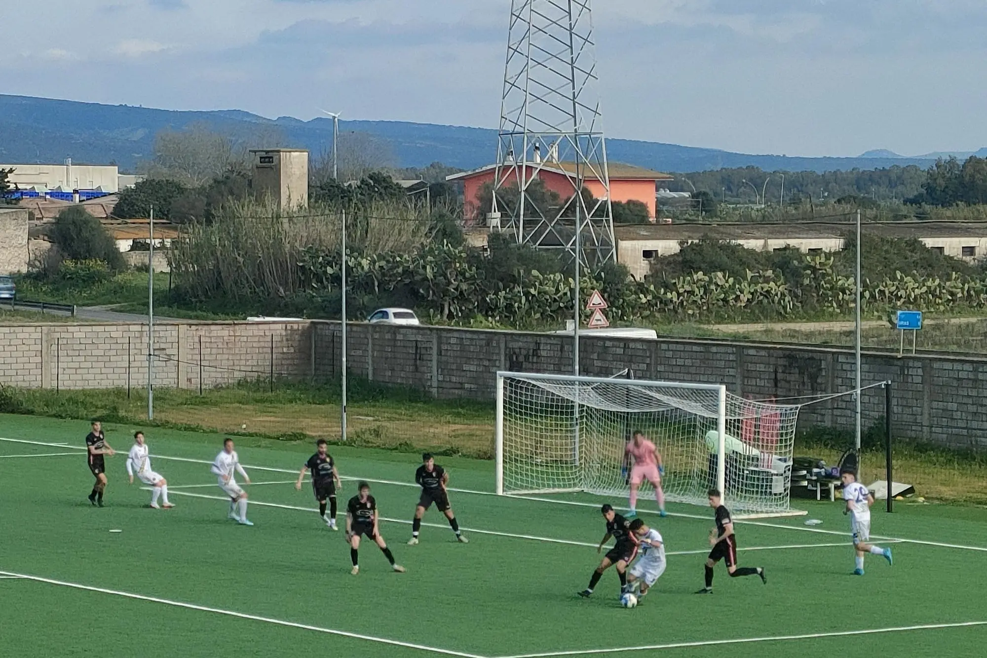 Un attacco del Terralba F. Bellu contro la Tharros (foto di Giacomo Pala)