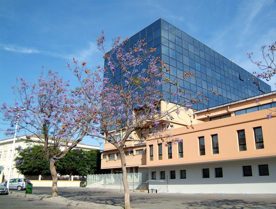 Tributi, evasione dimezzata