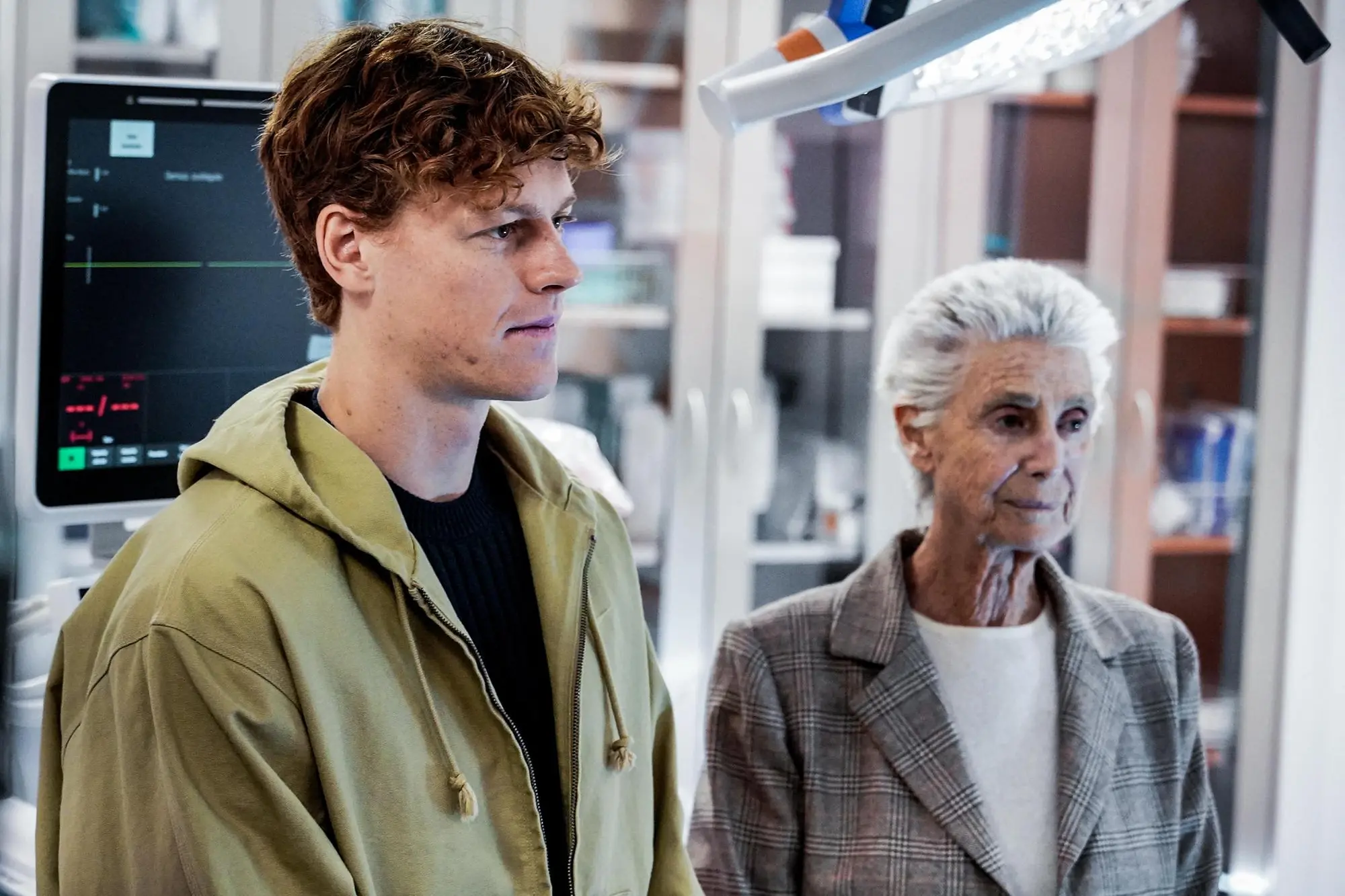 Tennis champion Jannik Sinner with Allegra Agnelli, president of the Piedmont Foundation for Cancer Research, during the tennis player's visit to the Candiolo cancer hospital. Turin, November 4, 2025 (ANSA/TINO ROMANO)