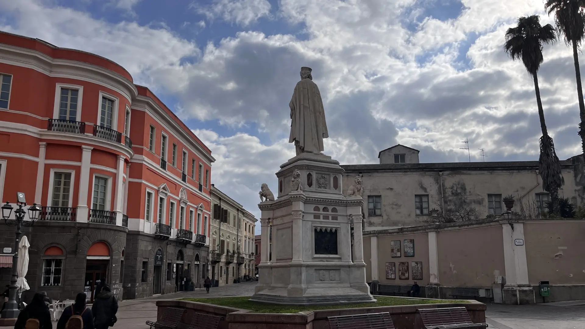 https://immagini.unionesarda.it/version/c:Y2VjMWQ4MGMtZDIzNC00:MDBhOWM5ZWYtZWFhNC00/image.webp?f=16:9
