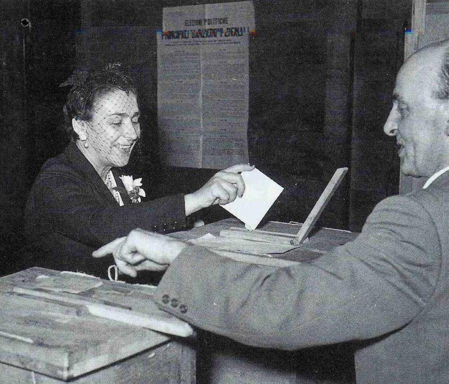 Il voto alle donne e le altre battaglie: nelle foto 80 anni di storia