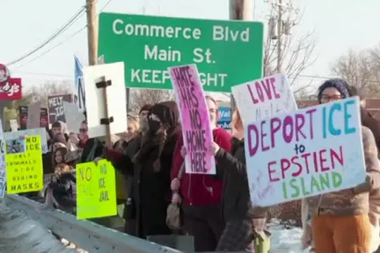 Usa, protesta contro centro di detenzione dell'ICE nel New Jersey