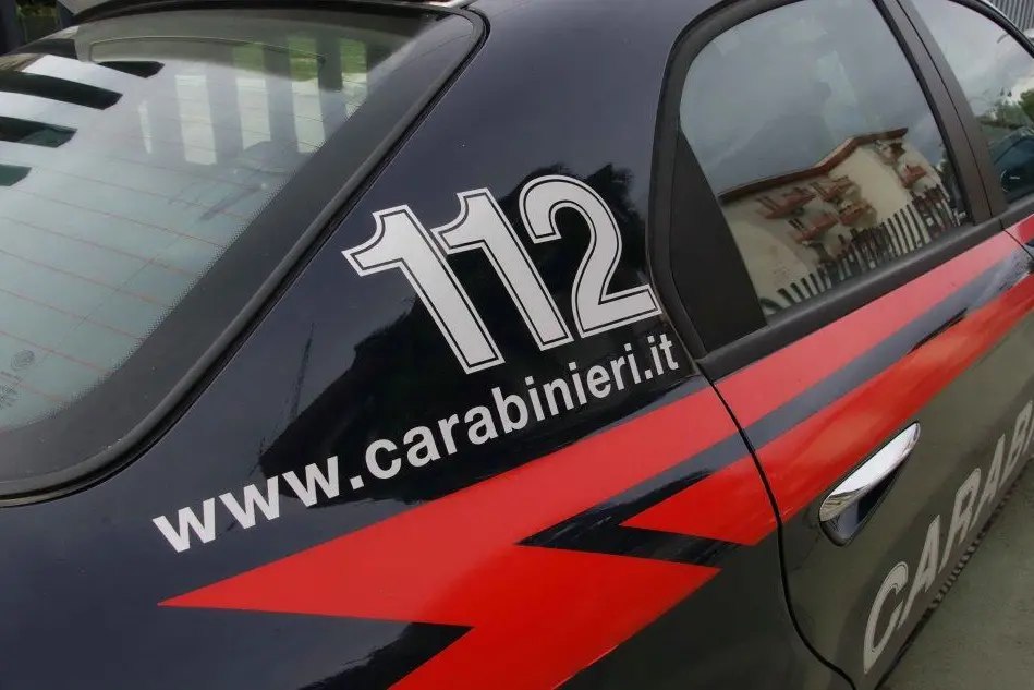 Un'auto dei carabinieri