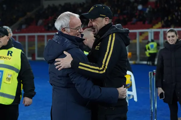 Il saluto tra Ranieri e D'Aversa (Ansa)