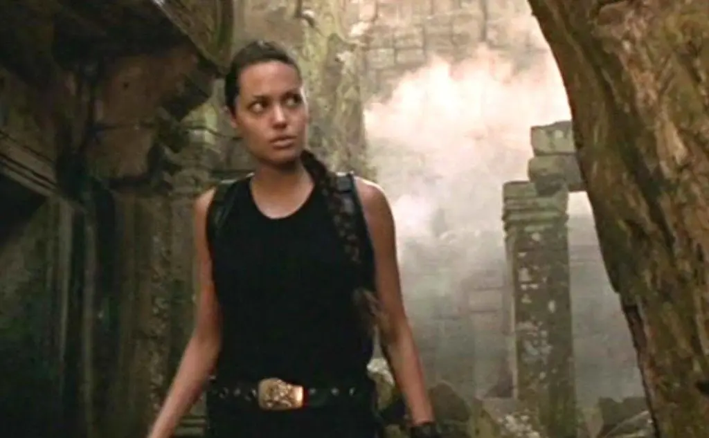 La bellissima attrice nei panni di Lara Croft