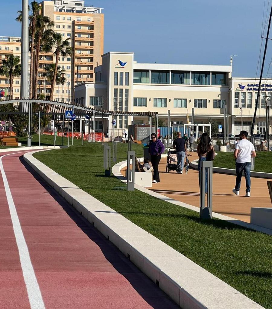 Prati e ciclabili, ecco la passeggiata sul porto