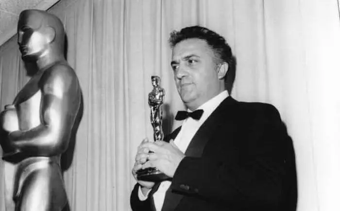 #AccaddeOggi: 13 aprile 1964, Fellini vince l'Oscar per &quot;8 1/2&quot;