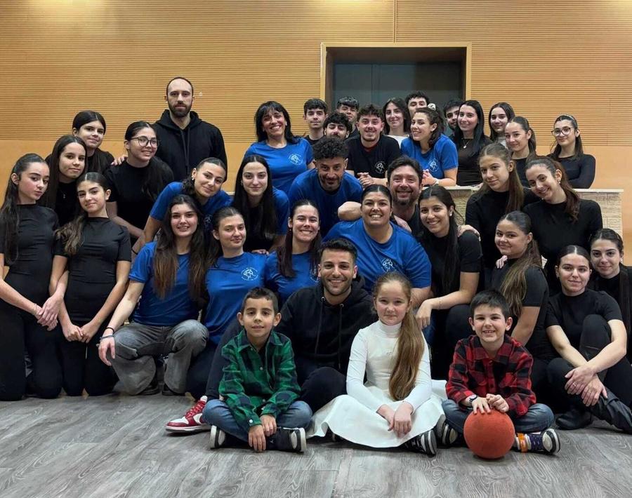 I “Figli di Thalia” si esibiscono al teatro comunale