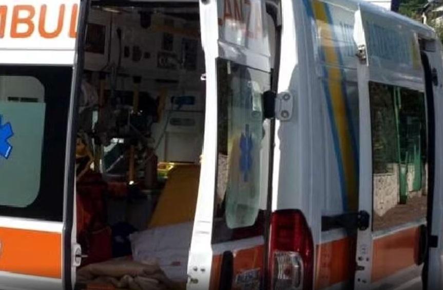 Bimbo di 7 anni cade in piscina a Gallipoli: è gravissimo