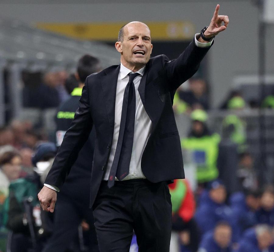 Napoli, il nuovo allenatore è Allegri