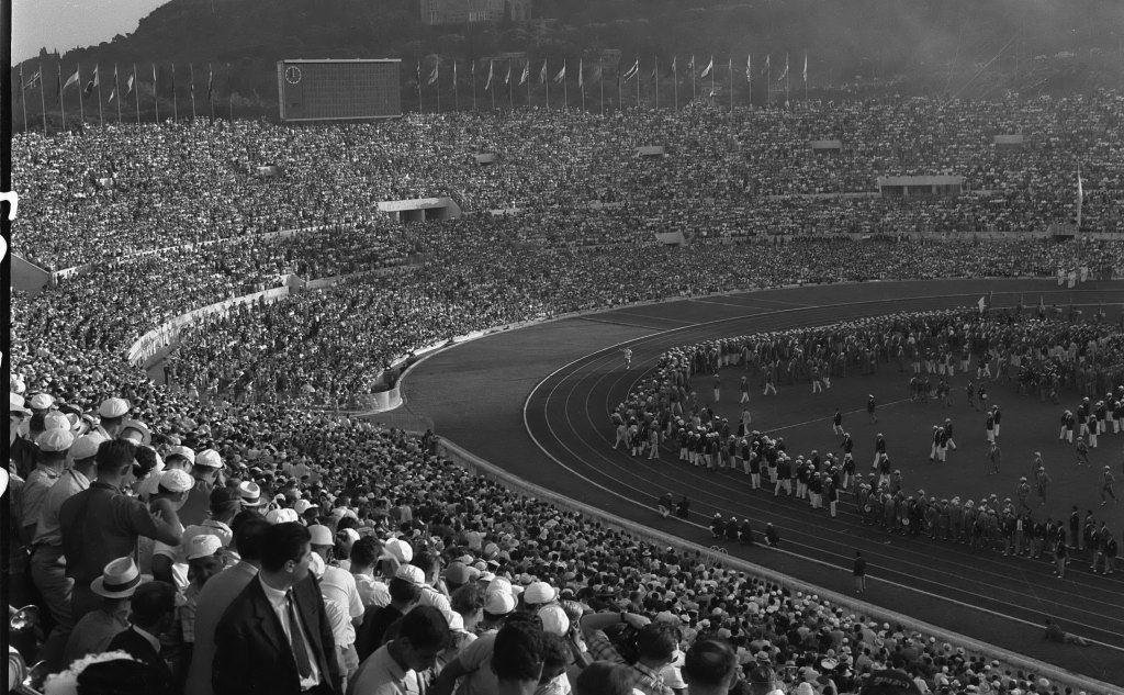 La folla all'Olimpico durante l'inaugurazione