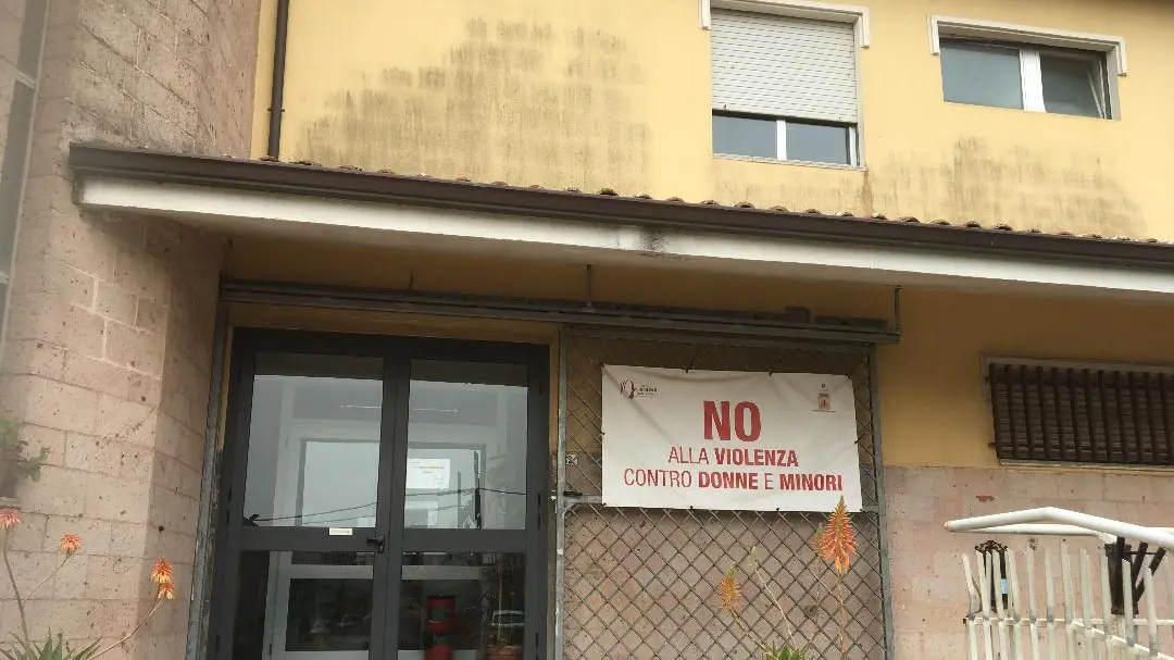 https://immagini.unionesarda.it/version/c:Y2ZiZTY1MjAtZDA0Zi00:MmJjZTc0ZjMtYTJmNi00/image.webp?f=16:9
