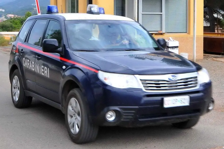 Un'auto dei carabinieri