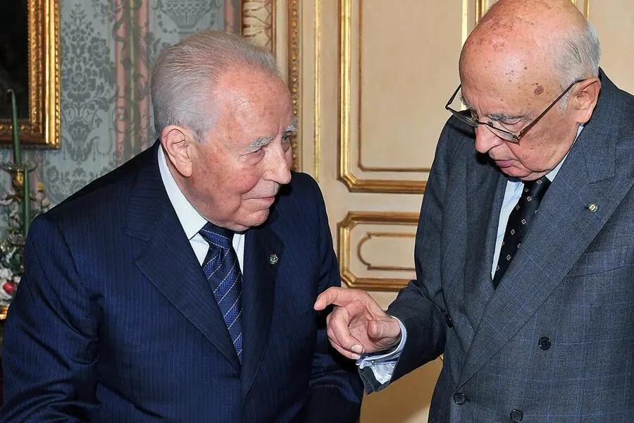 Il presidente della Repubblica Giorgio Napolitano con suo predecessore Carlo Azeglio Ciampi