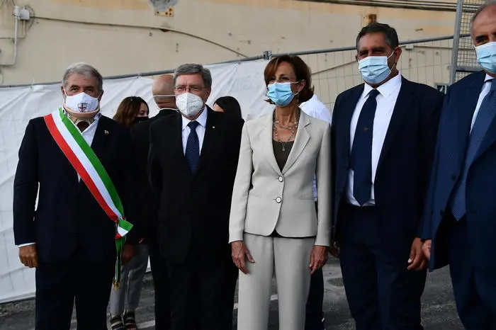 Le istituzioni unite nel ricordo della tragedia\u00A0(Ansa)