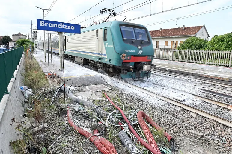 La stazione di Brandizzo (foto Ansa)