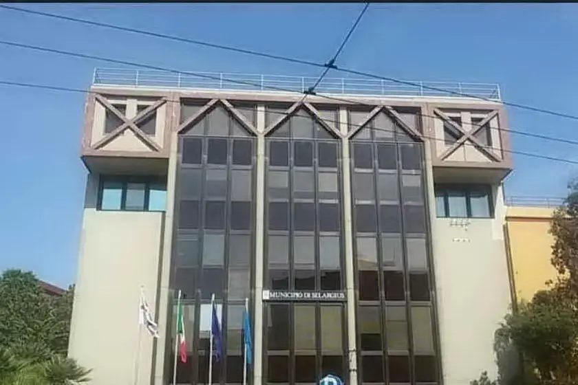 Il municipio (Archivio L'Unione Sarda)