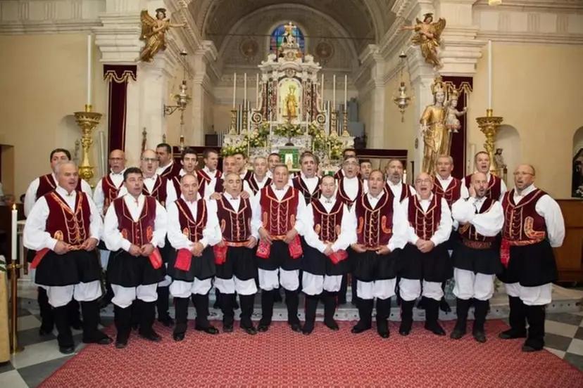 Sinnai, il canto del coro S'arrodia fra le valli della provincia di Sondrio