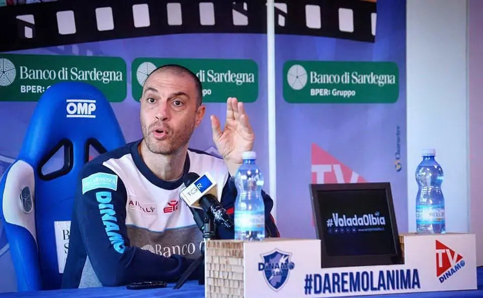 Il coach Vincenzo Esposito (foto Dinamo)