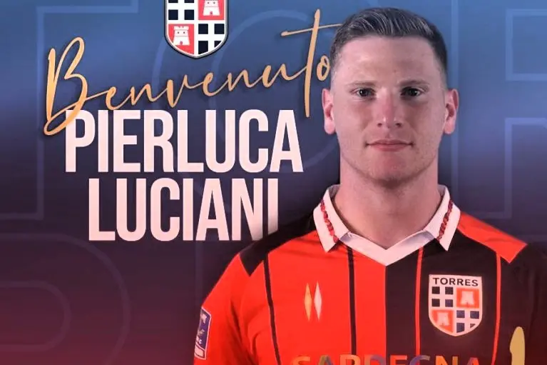 Il centravanti Pierluca Luciani (foto Torres)