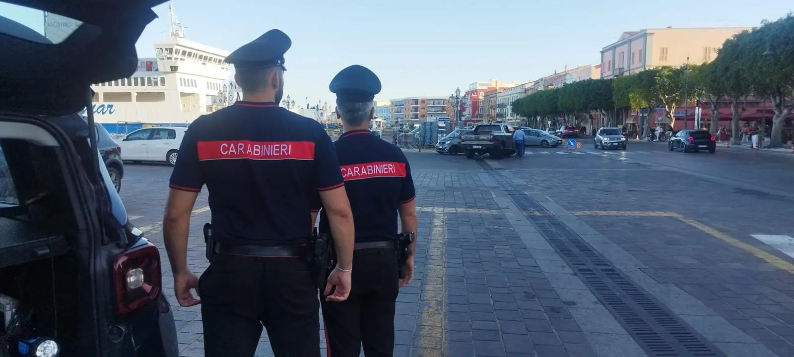 Carloforte, ruba un’utilitaria e tenta la fuga sul traghetto