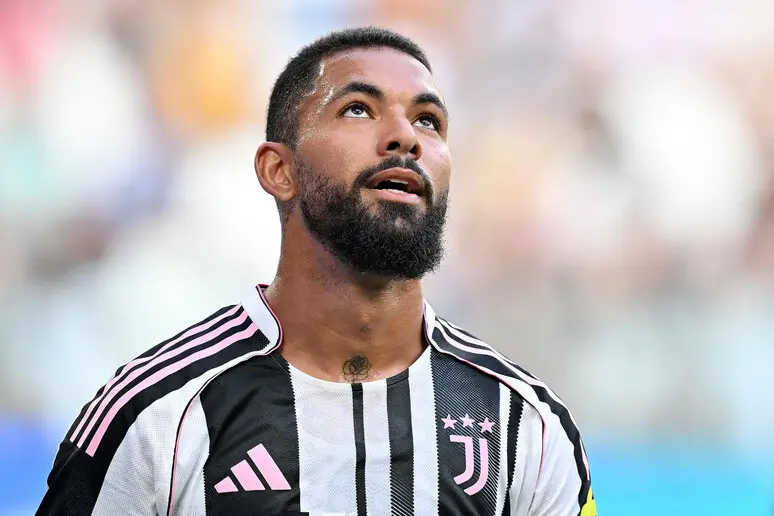 Douglas Luiz, 28 anni, centrocampista della Juventus (foto Ansa)