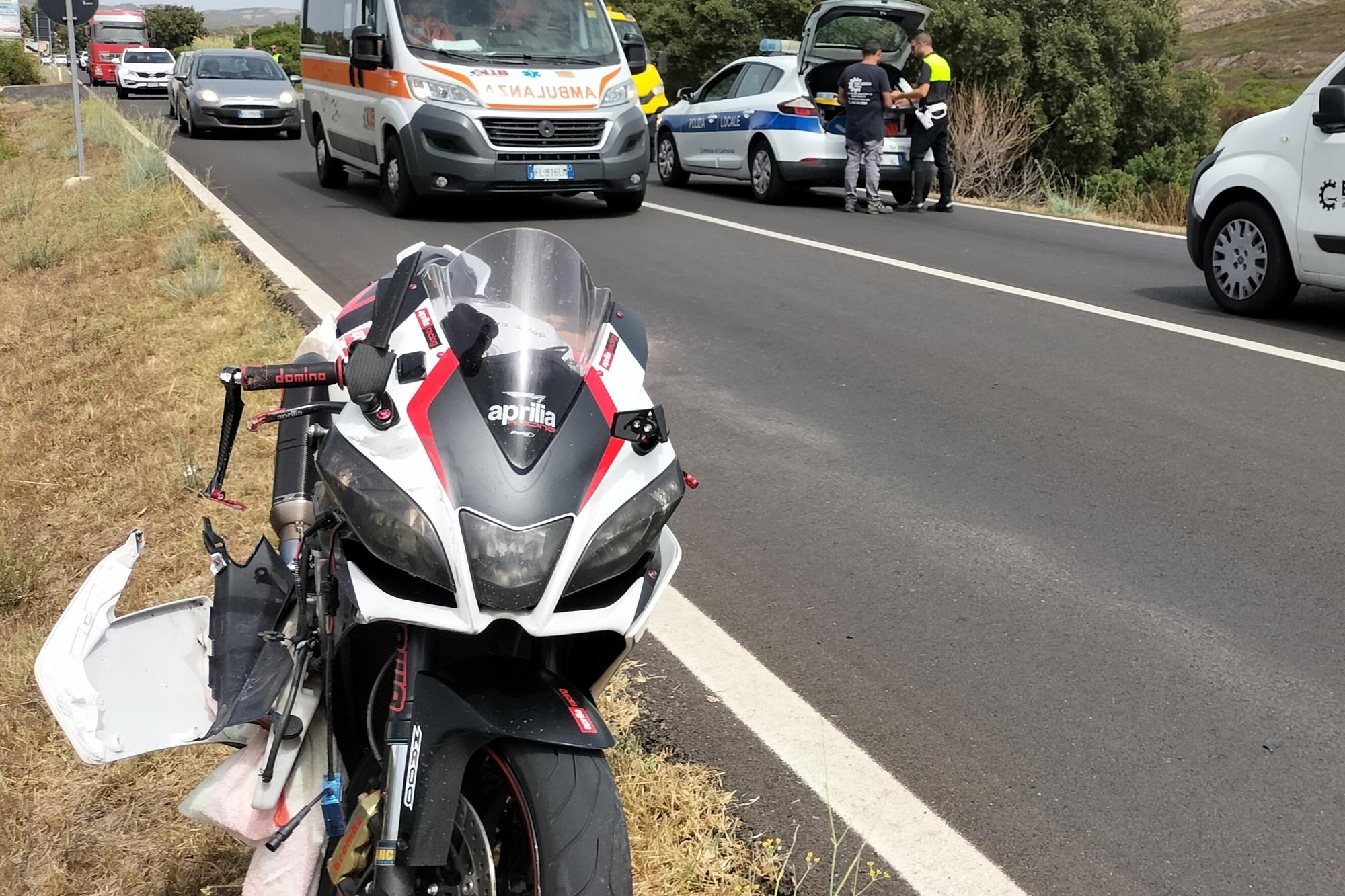La moto coinvolta nell'incidente a Carbonia (L'Unione Sarda - Scano)