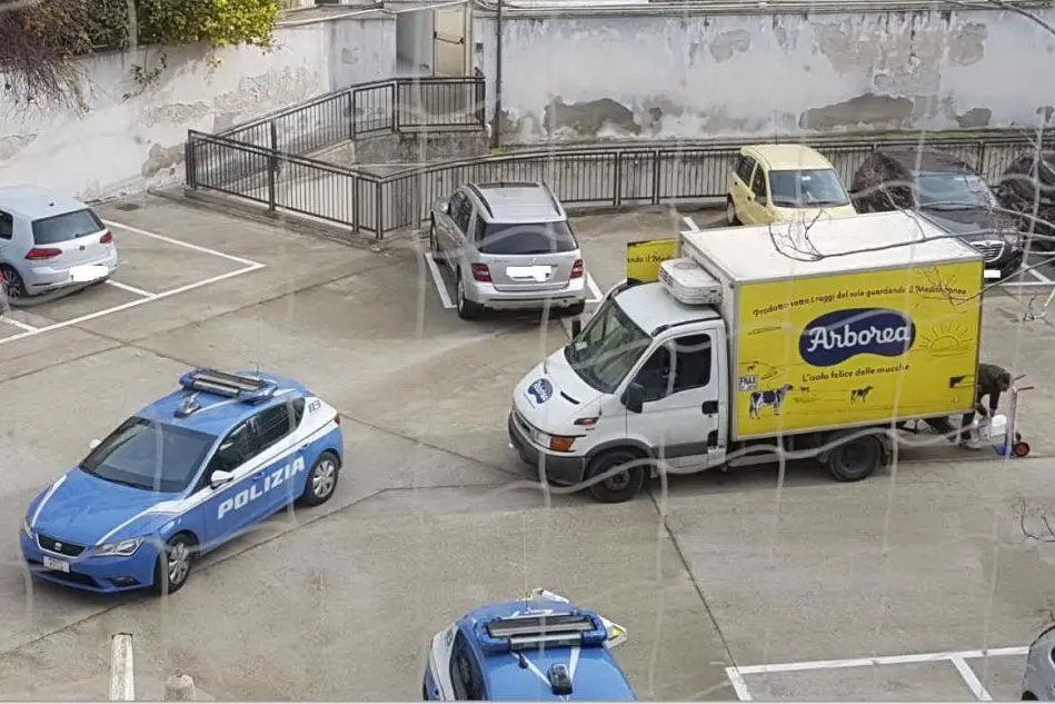 Il furgone fermato dalla polizia