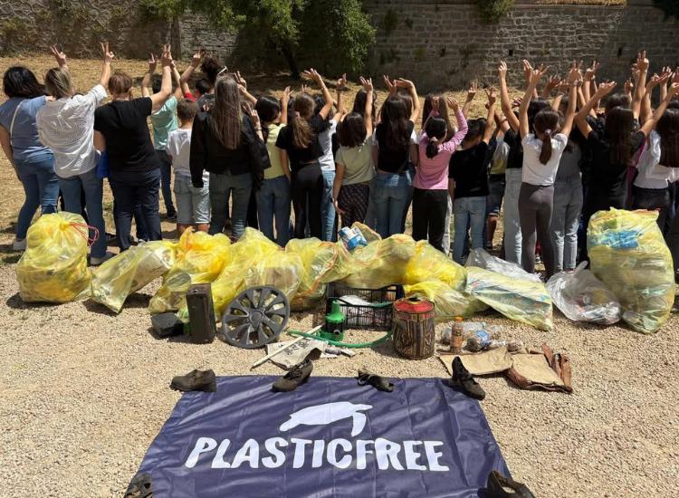 Bono con Plastic free: raccolti 50 chili tra plastica e ingombranti