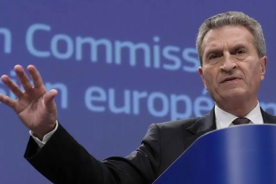 Il commissario europeo al Bilancio e alle Risorse Umane Guenther Oettinger. (Ansa)