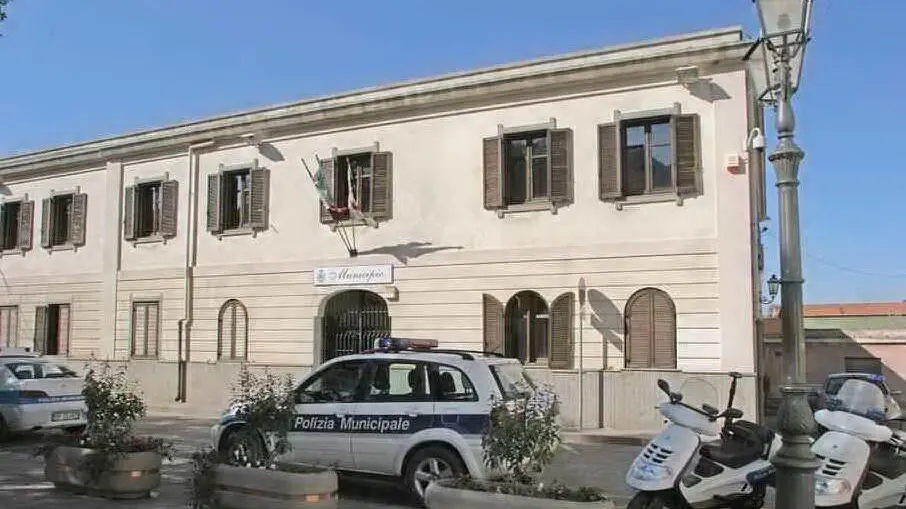 https://immagini.unionesarda.it/version/c:YTAzMWNlMzktM2MwNC00:ZGE3Y2RhMWQtNjM3Ni00/image.webp?f=16:9