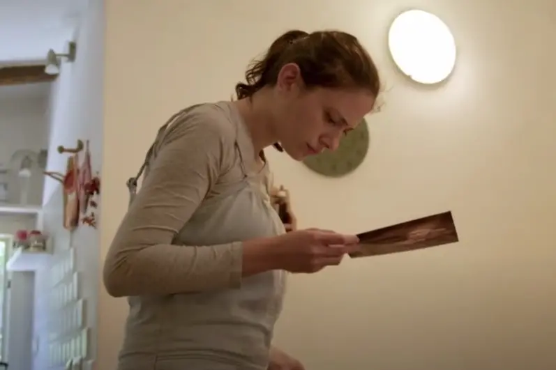Un'immagine dal trailer di "Bacio alla terra"