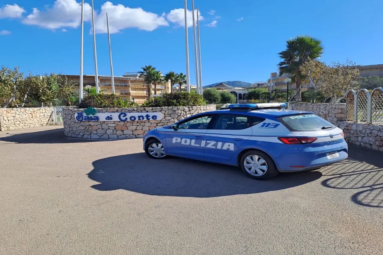 Polizia al Baia di Conte (Foto concessa)