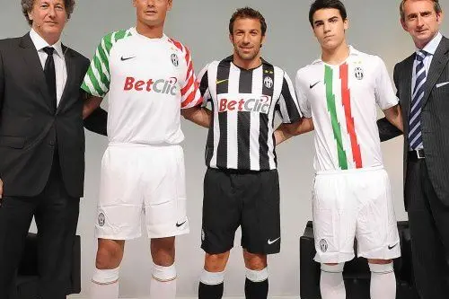 Da sinistra: Andrea Rossi, General Manager di Nike Italy, Alexander Manninger, Alessandro Del Piero, Filippo Boniperti Jean-Claude Blanc, Amministratore Delegato della Juventus