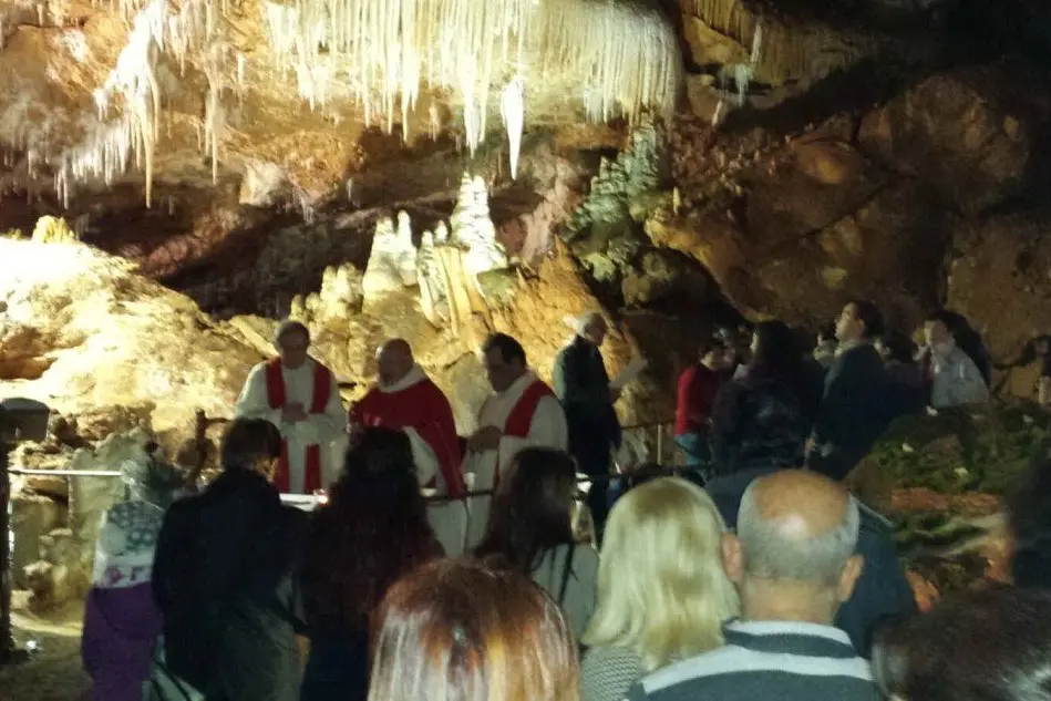 La messa in grotta