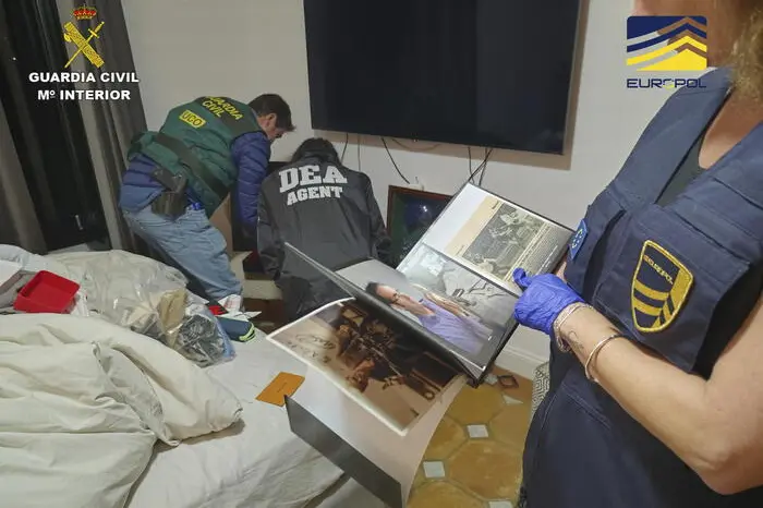 L'operazione di Europol (foto Ansa)