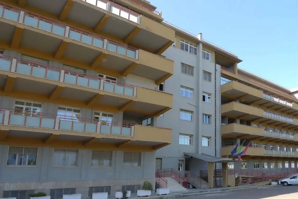 Il palazzo della Provincia in via Cadello