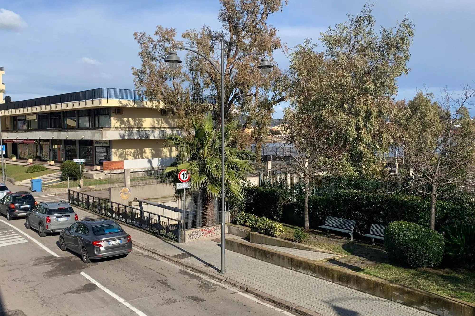 Il ponte di via D'Annunzio sul canale Zozò (foto Deroberto)