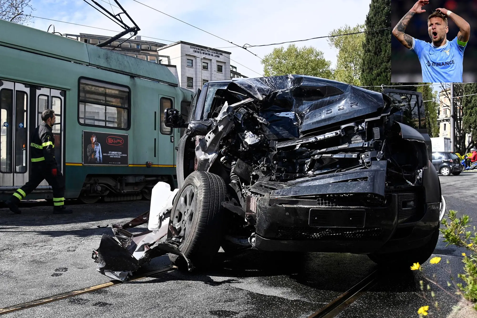 L'auto distrutta e nel riquadro Ciro Immobile (Ansa)