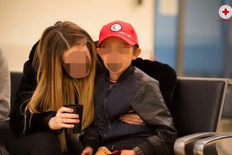 È tornato in Italia il bimbo rapito dalla mamma foreign fighter