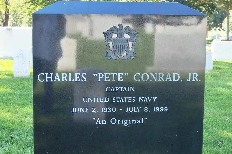 La tomba di Pete Conrad ad Arlington: "Un tipo originale" (foto Meloni)